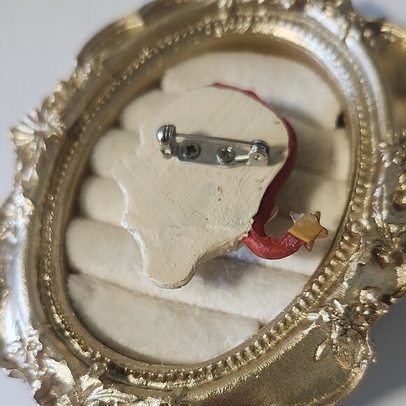 Santa Claus Holiday Brooch - Picture 3 of 6